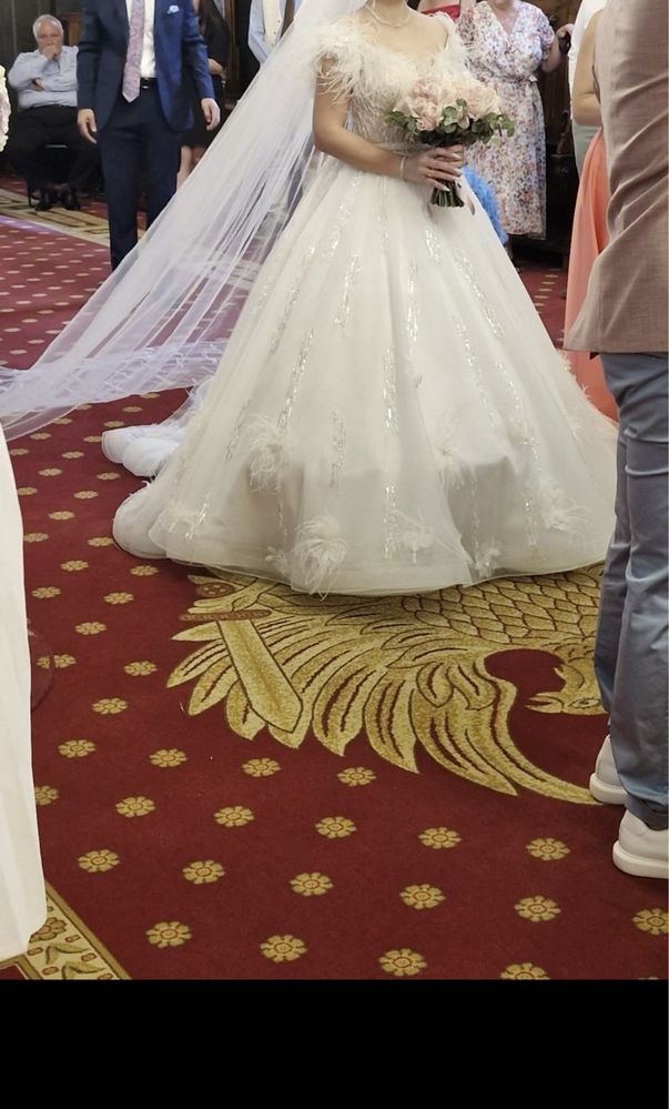 Rochie de mireasa tip printesa