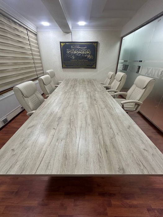 Стол для переговоров