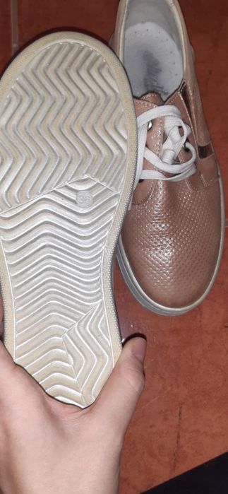 Incaltaminte din piele în stare foarte bună