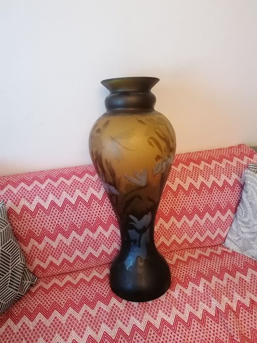 Vaza Galle impresionant de mare.