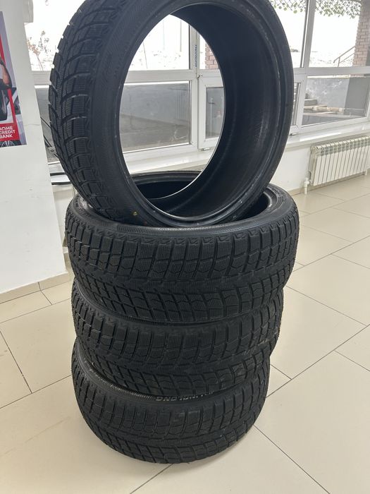 Шины зимние новый 265/40 R22