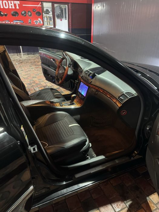 Mercedes-Benz w211 E320