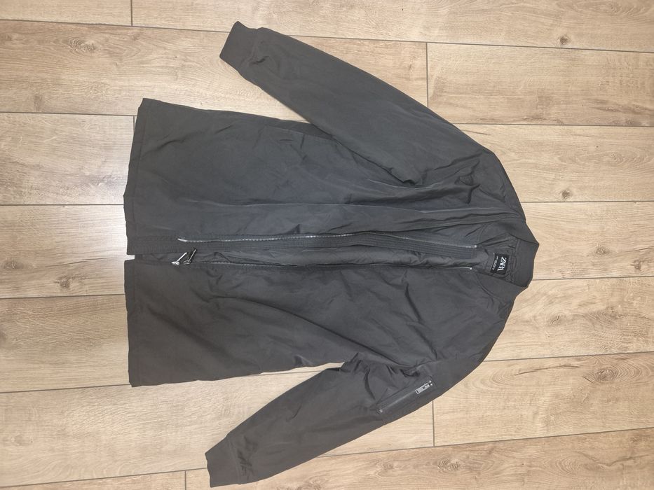 Продам мужскую демисезонную куртку Zara