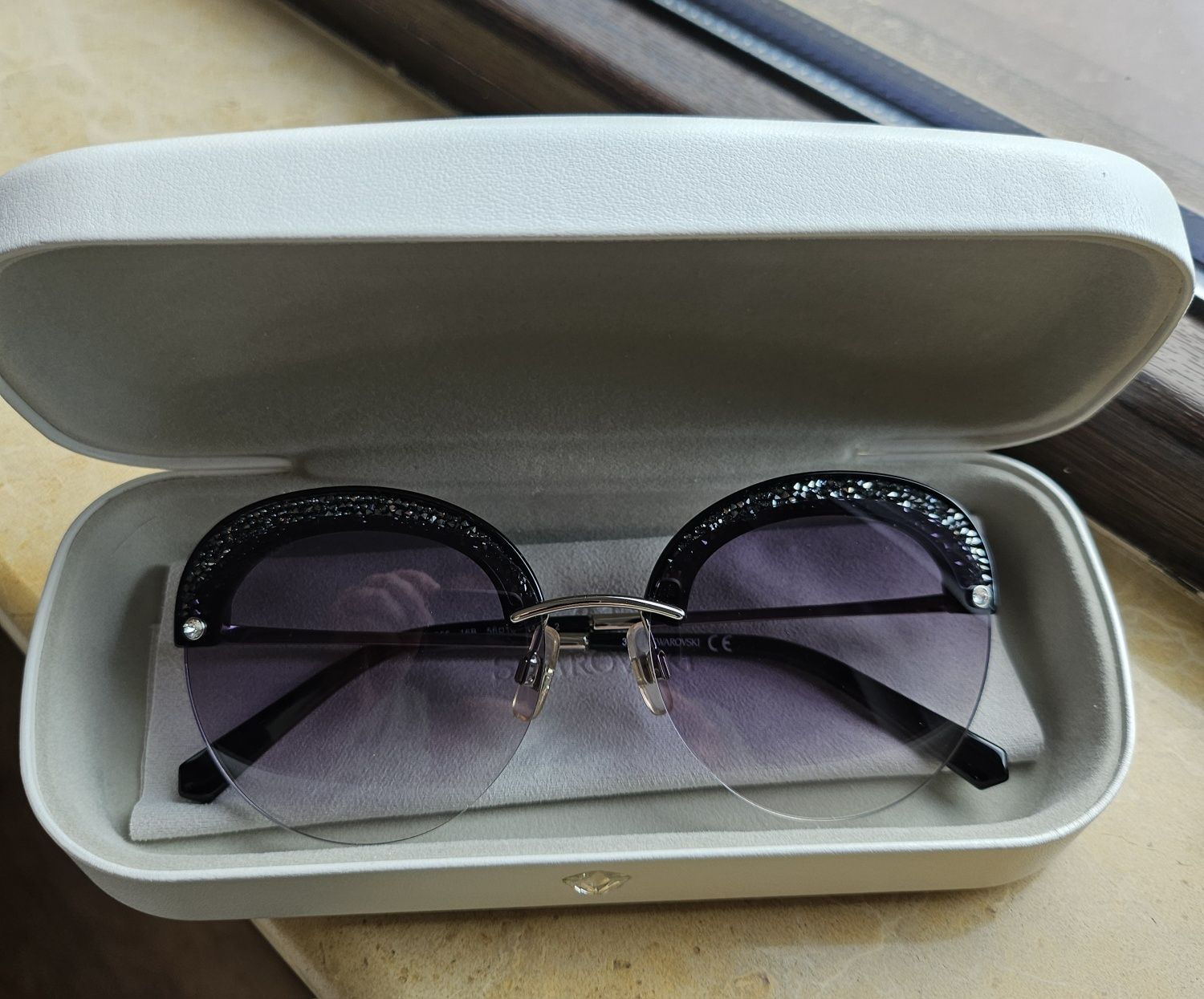 Слънчеви очила Swarovski
