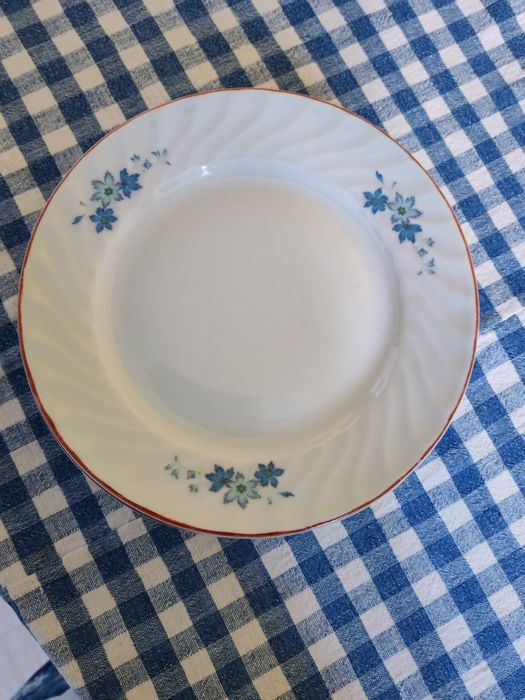 Чинии за хранене. Размер 7,5 сантиметра диаметър 11 броя