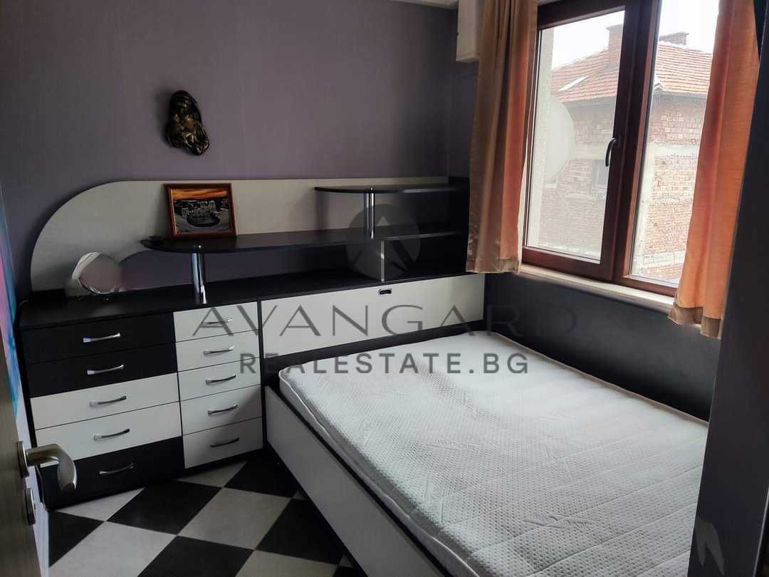 Продава се Четиристаен апартамент в Пловдив, Център - 102 кв.м за 2922 €/кв.м - Снимка #9