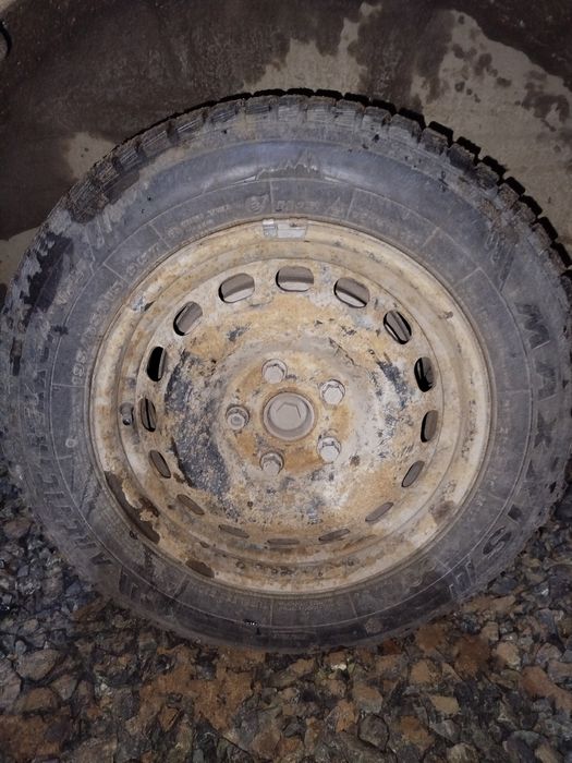 195/65 R15 Maxxis шипы зима 5/112