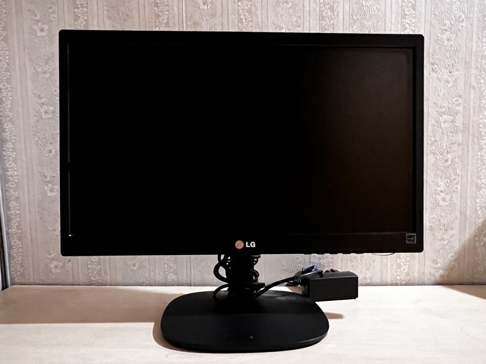 Продавам Монитор LG 20inch 20M35ASA