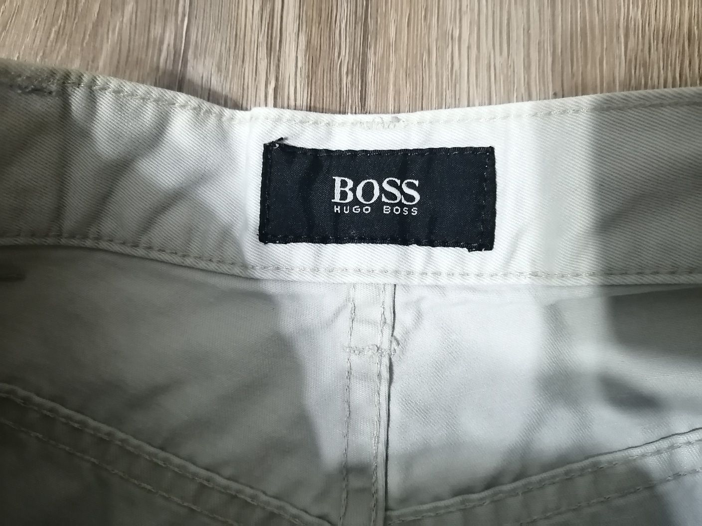 Фирменные джинсы Hugo Boss