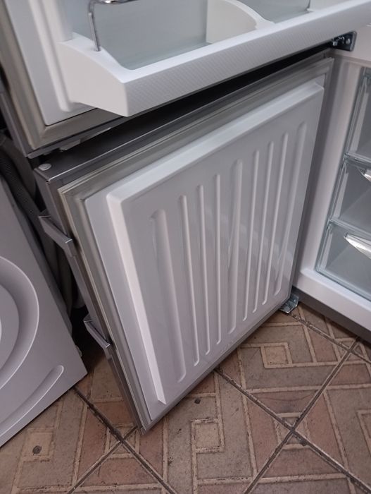 Иноксов комбиниран хладилник с фризер Liebherr 24 месеца гаранция!!!