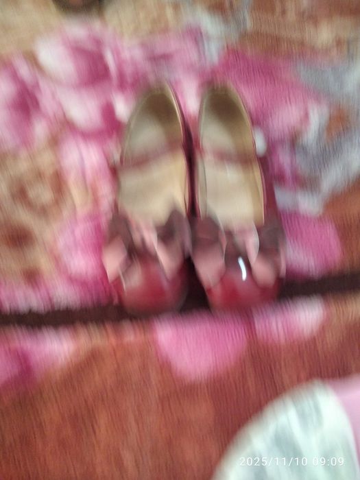 Продам туфельки для девочки