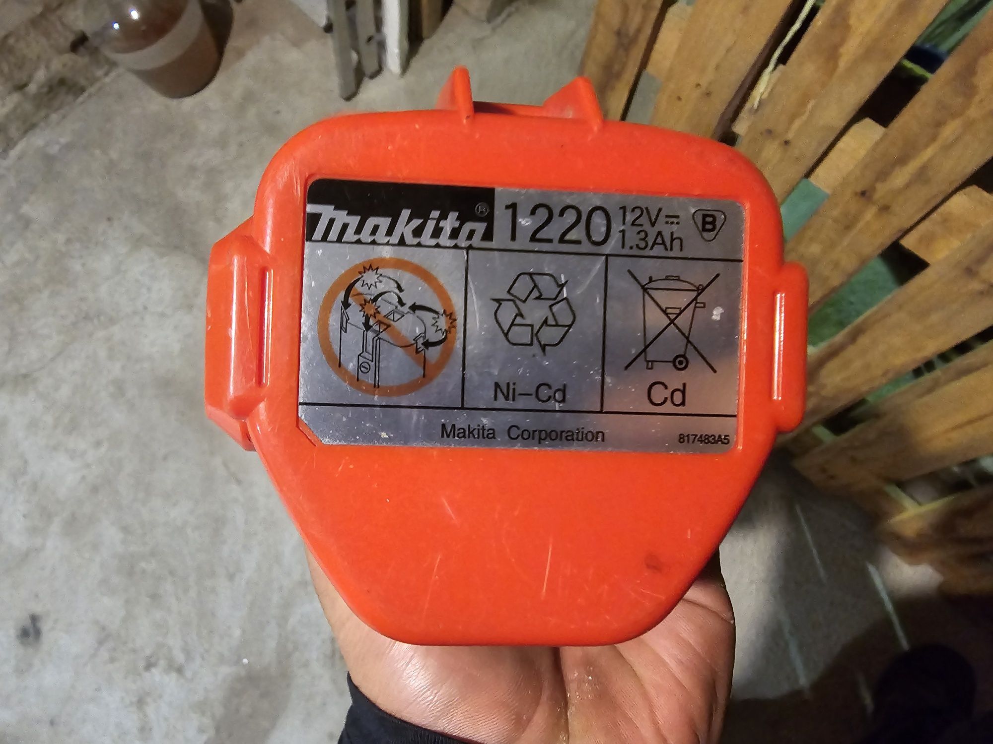 Винтовер    Makita