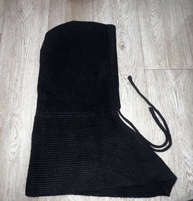 Черный теплый капор на зиму