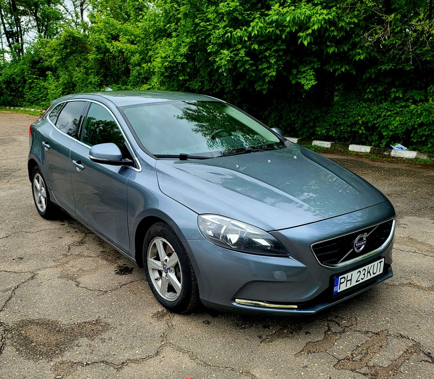 VOLVO V40 /D4 - 2.0D - 190 cp - inmatriculat, proprietar

*Mod