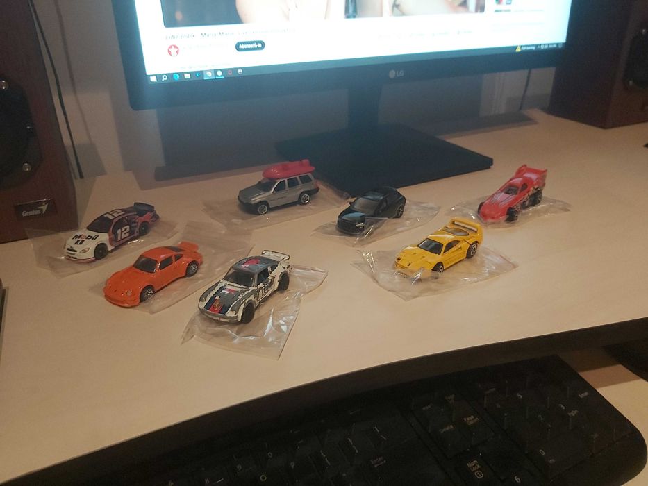 7 masinute colectibile scara 1/64 (se vand doar impreuna)