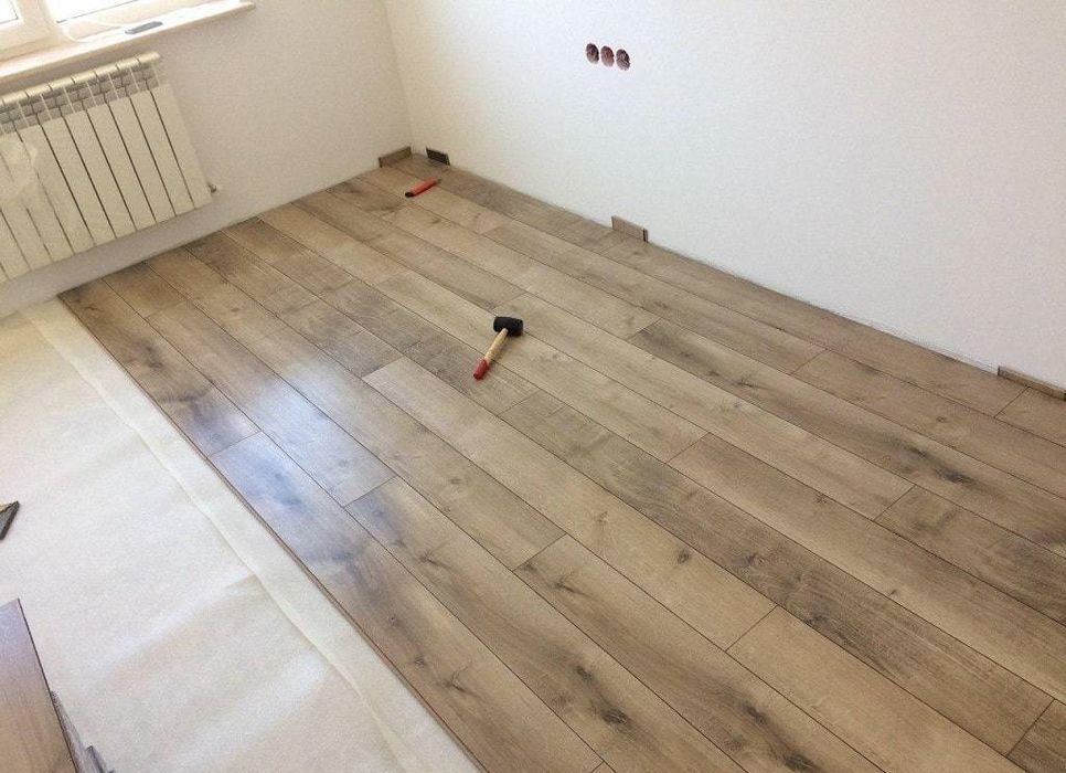 Укладка ламината, SPS винила, линолеума и плинтусов