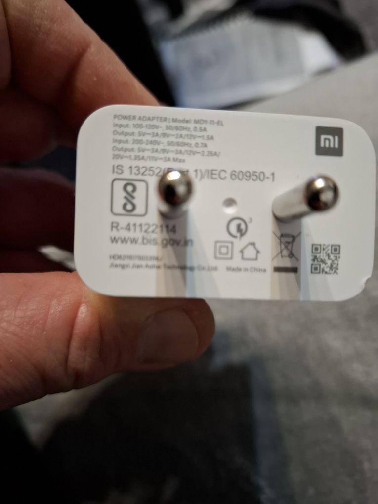 Оригинално зарядно Xiaomi 64 W .