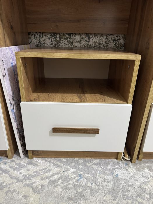 Продаю две прикроватные тумбы