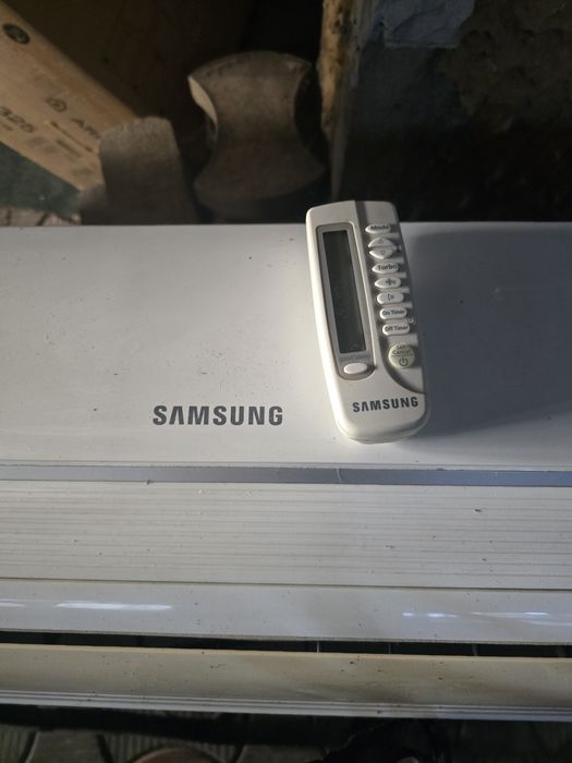 Vand 2 aere condiționat samsung .