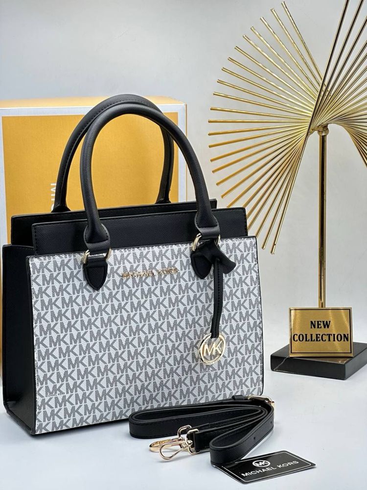 Geanta Michael Kors Noua !!! Dimensiuni 28/24 !!!