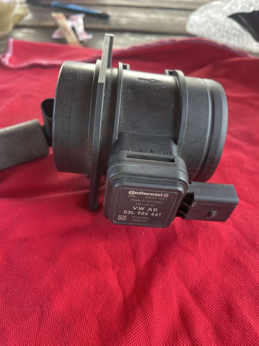 Debitmetru aer si rampa cu senzori motor 1,6 TDI cod CAY
