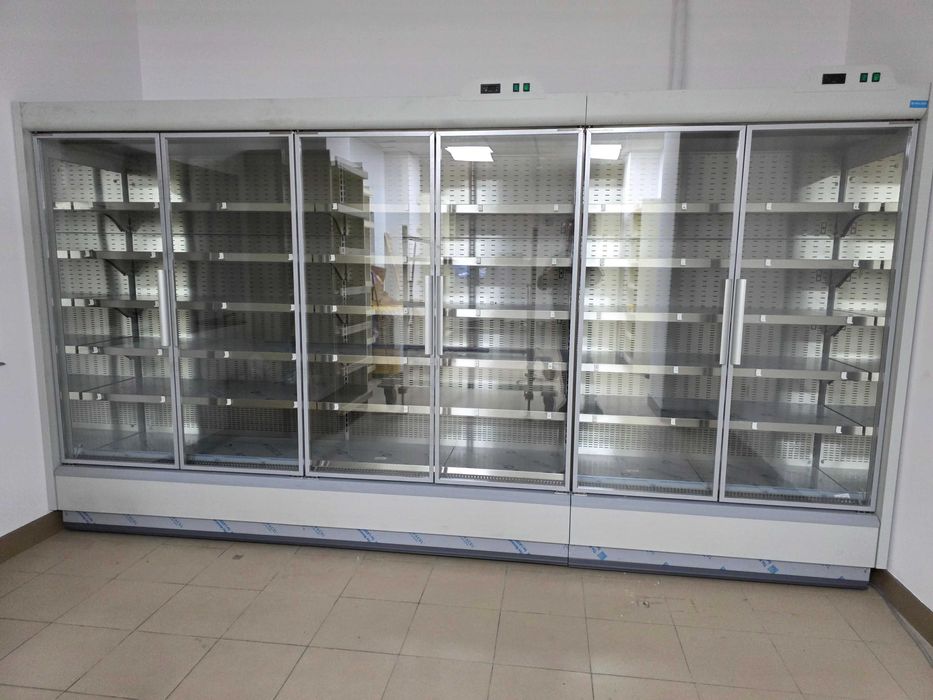 Vitrina frigorifica verticala OCAZIE RARA stare exceptionala