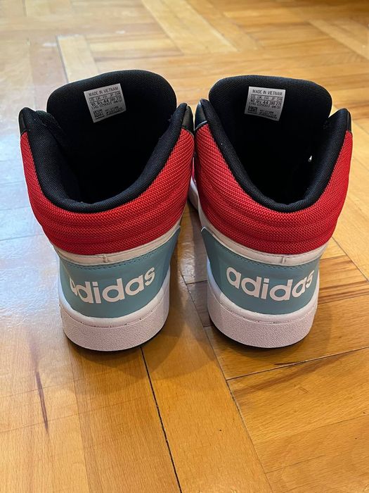 Кроссовки adidas