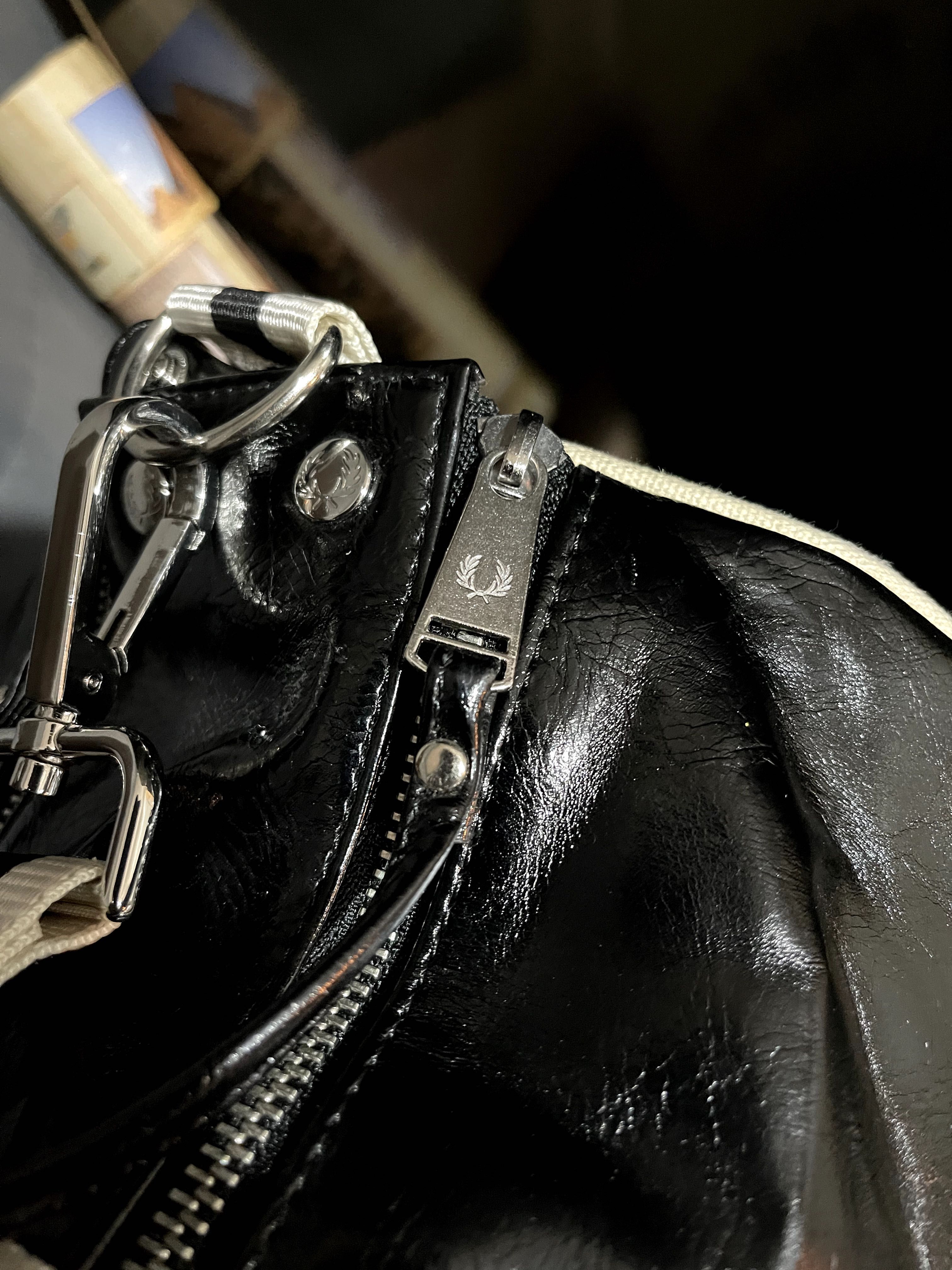 Чанта Fred Perry Classic Barrel Bag