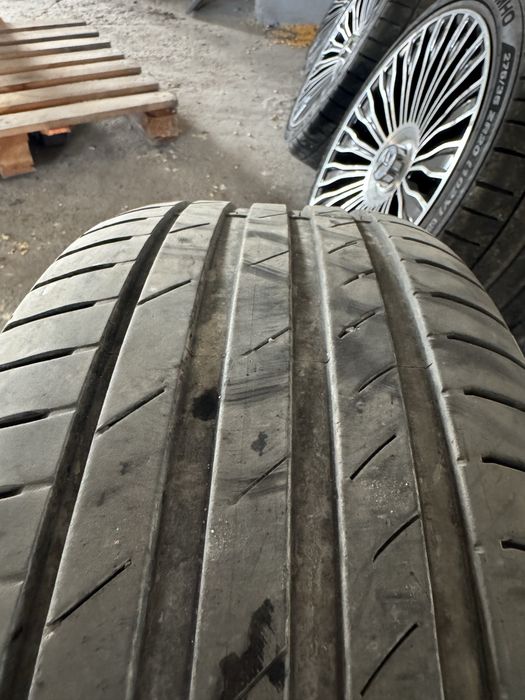 Roti Mercedes Benz S Class W222 model Maybach