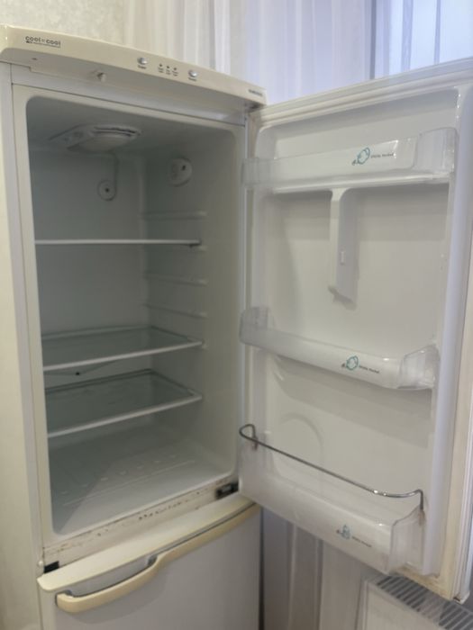 Холодильник Samsung