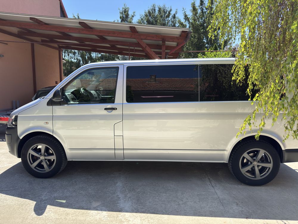 Vw T5 Trasnporter 8 locuri 4x4 versiunea lunga