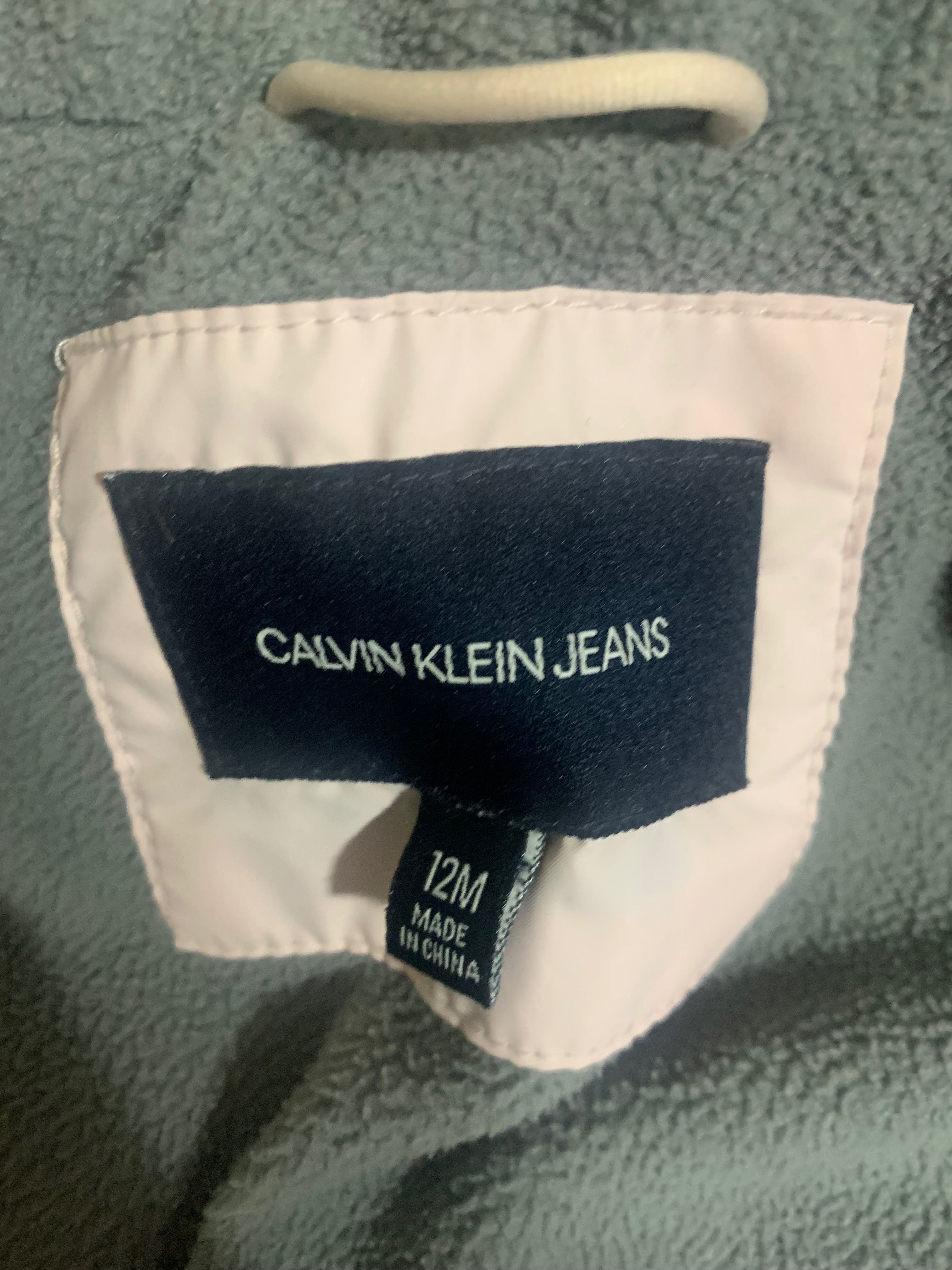 Calvin Klein gecuta fetite
