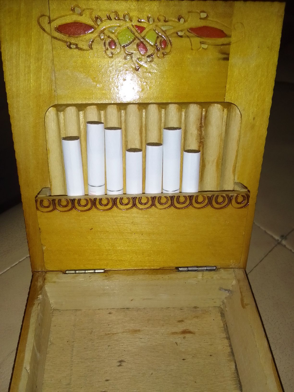 Кутия за цигари, дървена, гравирана.а.