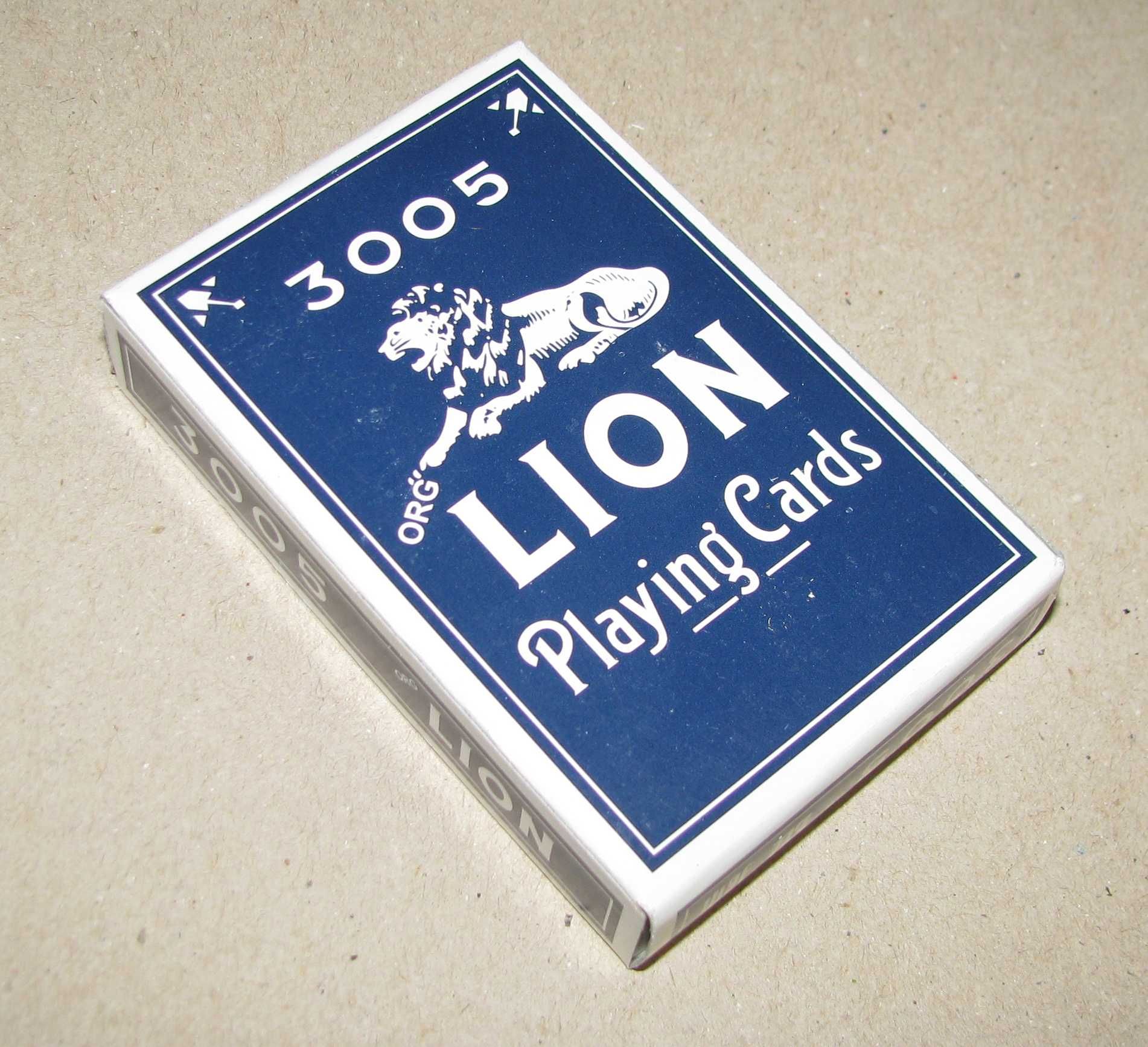 Запечатана нова колода карти за игра с кутия Lion. Имам 8