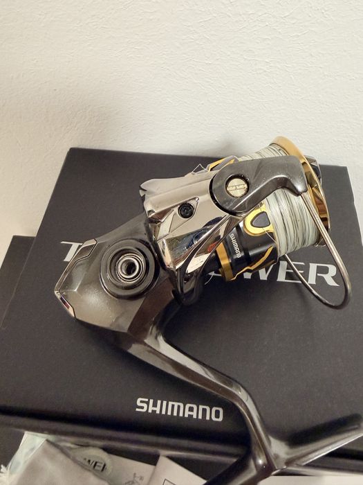 Shimano twin power c2000shg