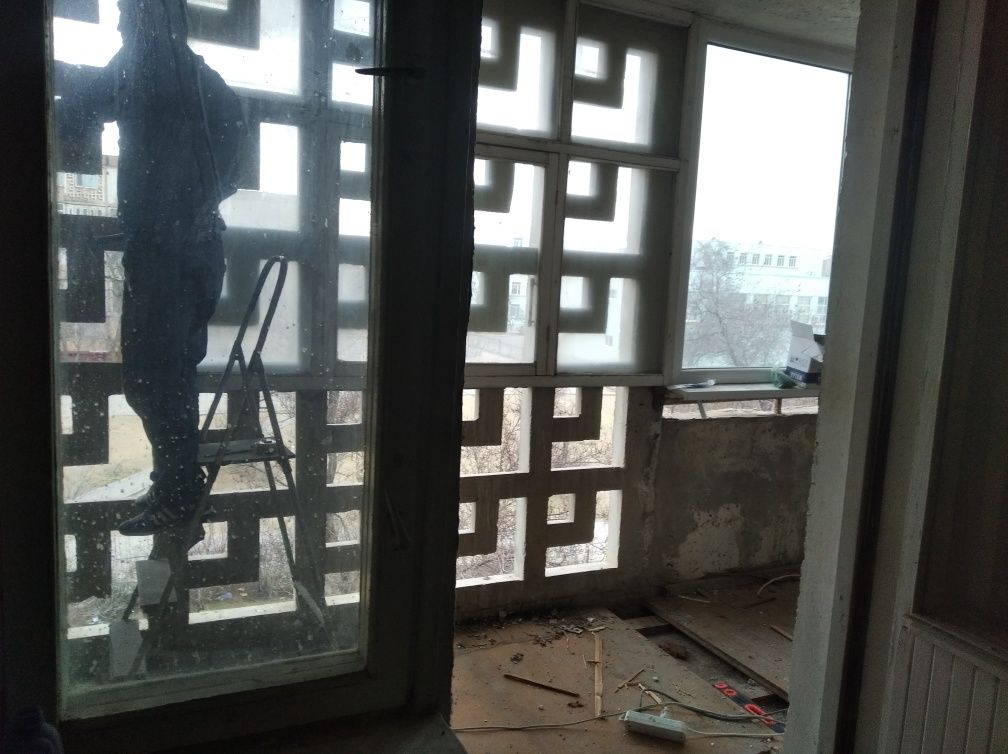 Демонтаж  кладка Стяжка утепления  балкона перепланировка ремонт кварт