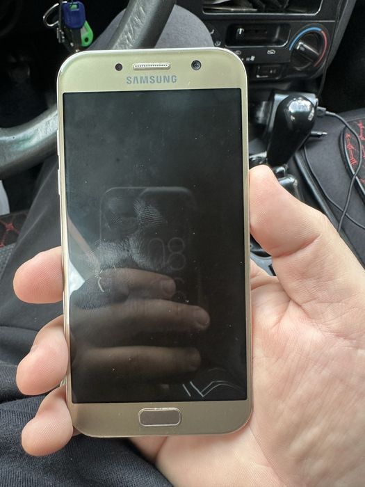 Самсунг А5 в хорошем состоянии