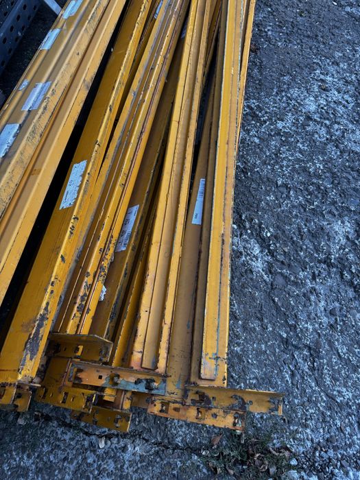 Rafturi metalice - 17 picioare si 80 traverse