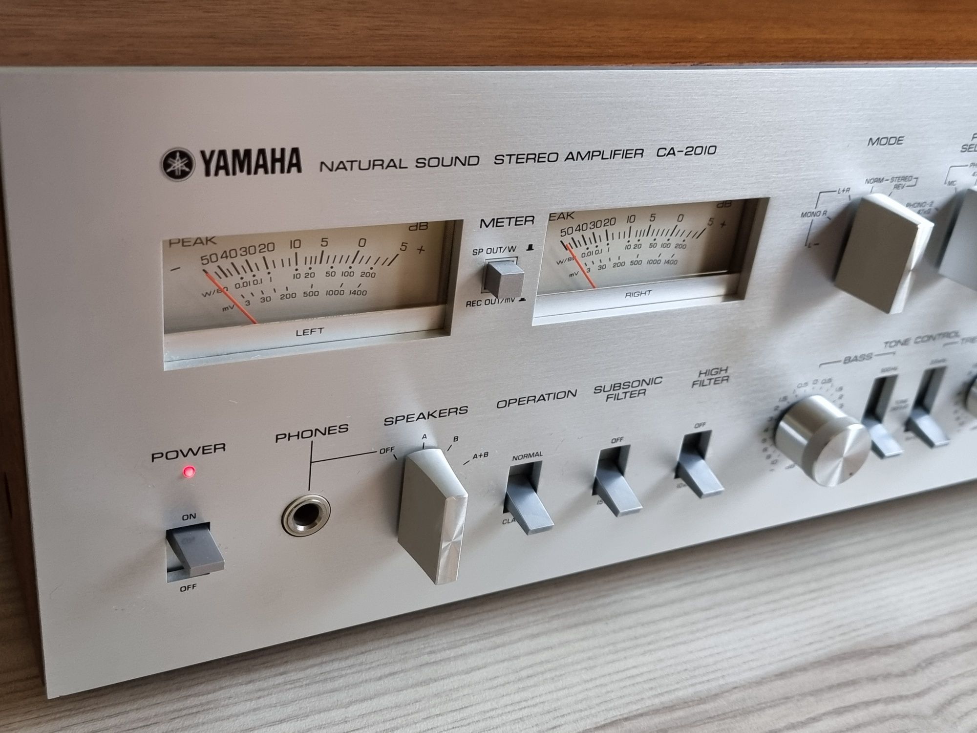 YAMAHA CA-2010 Natural Sound Integrated Stereo Amplifier