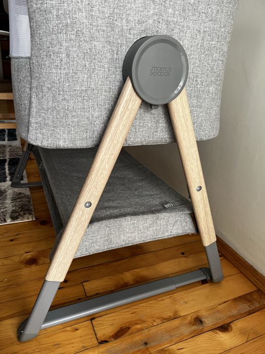 Lua Bedside Crib легло next to me