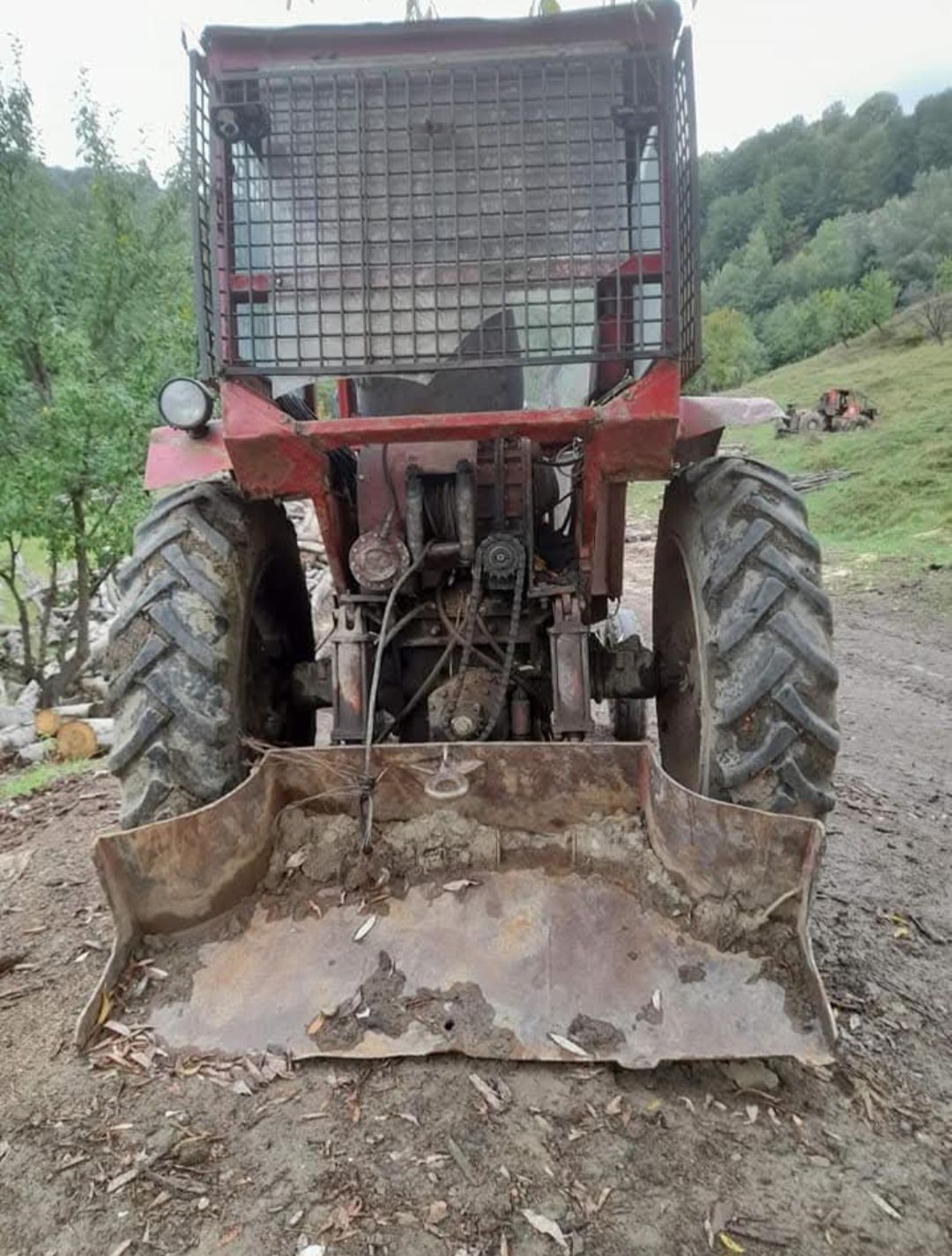 De vânzare tractor u 650 forestier