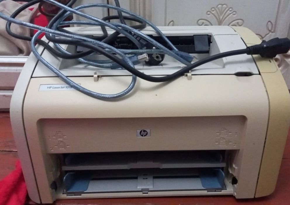 Продам принтер LaserJet 1018, в рабочем состоянии