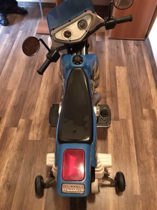 Акумулаторен мотор