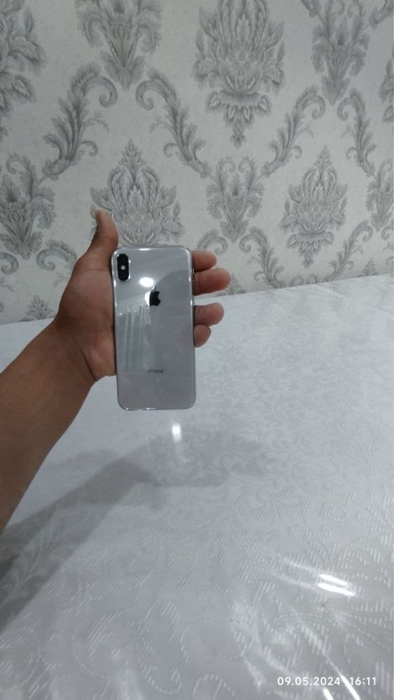 Iphone x zur xolatda turipti