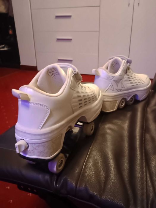 Adidași cu role practic noi mărimea 36-37