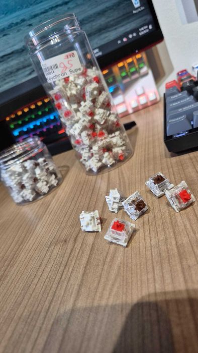 Switch-uri mecanice Keychron pre-lubrifiate – Red & Brown