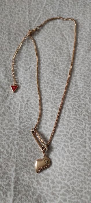 Lănțișor și cercei