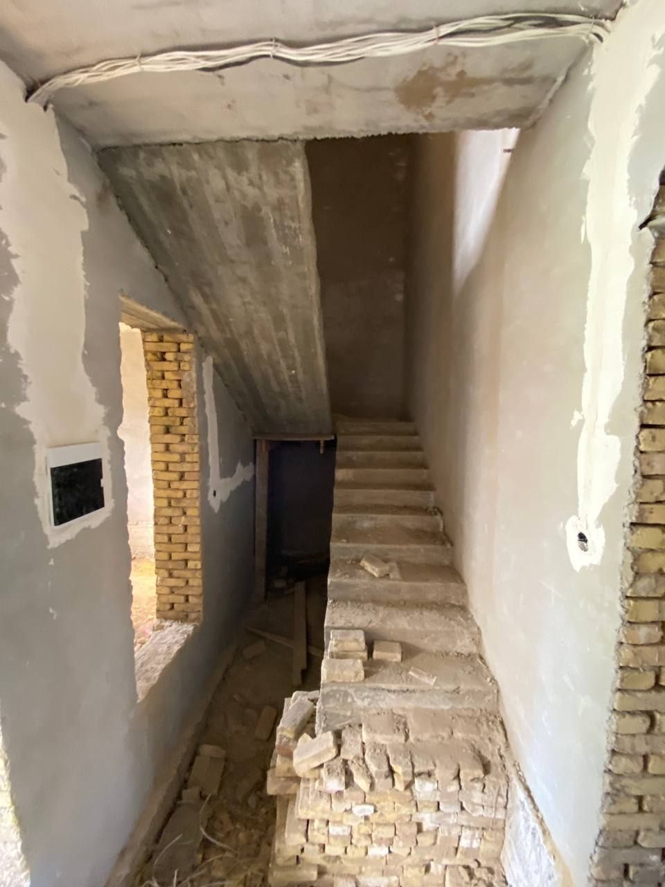 260 кв.м 2 қаватли уй-коробка — арзон нархда!