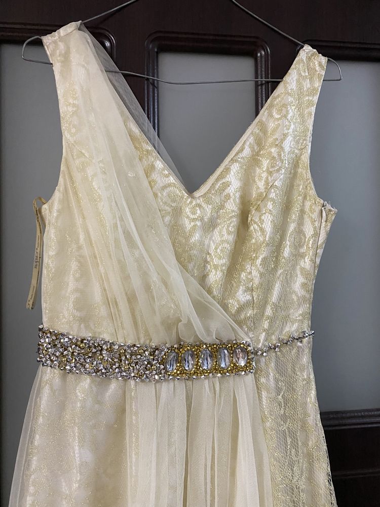 Rochie de ocazie alb-crem