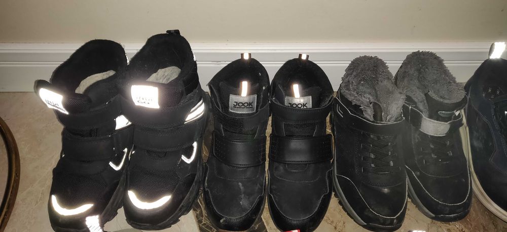 Продам детскую обувь